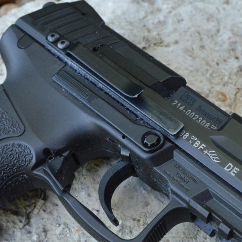 Universal Gun Belt Clip Holder Semi-Automatic Handguns Held Hand HOT O3L5 